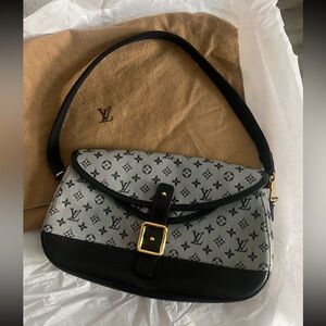 Louis Vuitton B navy blue Monogram Bag